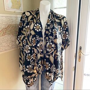 NWT Floral Satiny Short Kimono